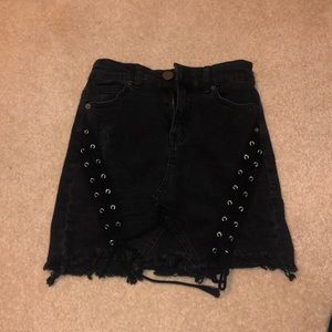 Women’s black jean shirt w ties